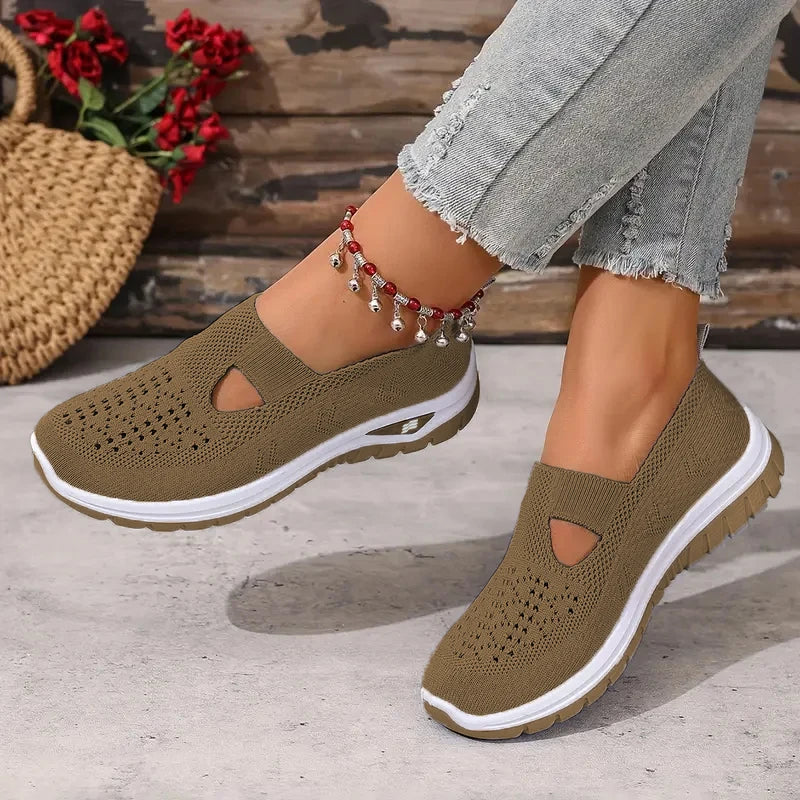 Women's solid color lightweight breathable casual sports shoes, walking soft sole mesh low-top casual shoes.