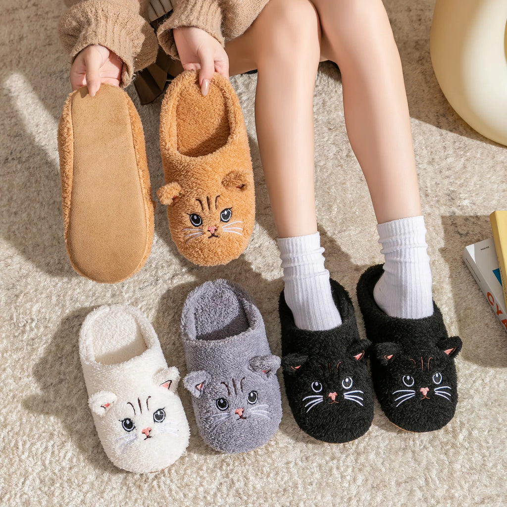 Pantufa Gatinho de Pelúcia – Conforto e Fofura para os Seus Pés