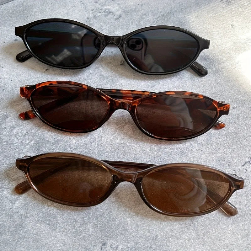 Conjunto de 3 pares de óculos femininos da moda para inverno e verão. Óculos perfeitos para uso diário e para fotos.