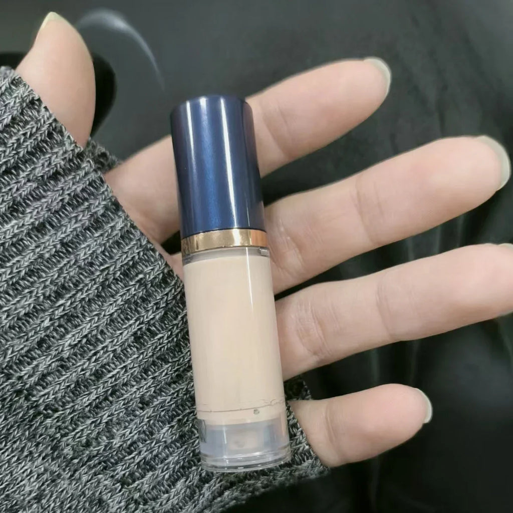 Kit com 2 bases líquidas à prova d'água de alta cobertura e esponja de pó triangular preta - Acabamento matte de longa duração para cobertura de olheiras e imperfeições.