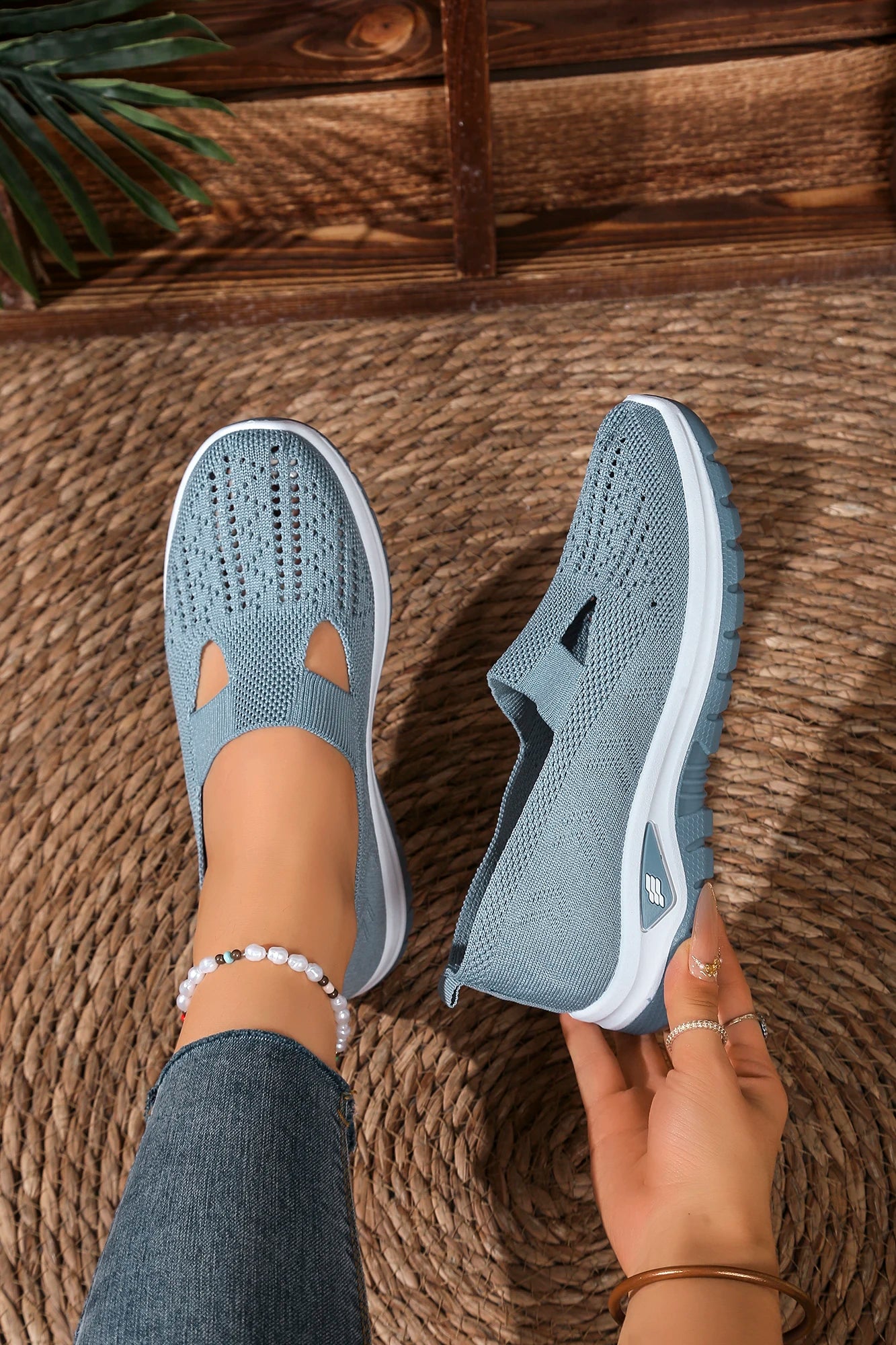 Sapatos femininos, tênis esportivos casuais, tênis esportivos leves, respiráveis e de cor sólida com sola macia para caminhada, tênis casuais de cano baixo em malha.