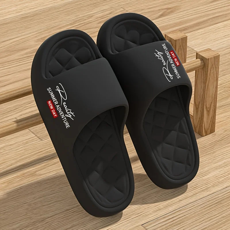 Chinelo masculino de verão em EVA com design inovador, macio e leve, ideal para uso em casa ou ao ar livre.