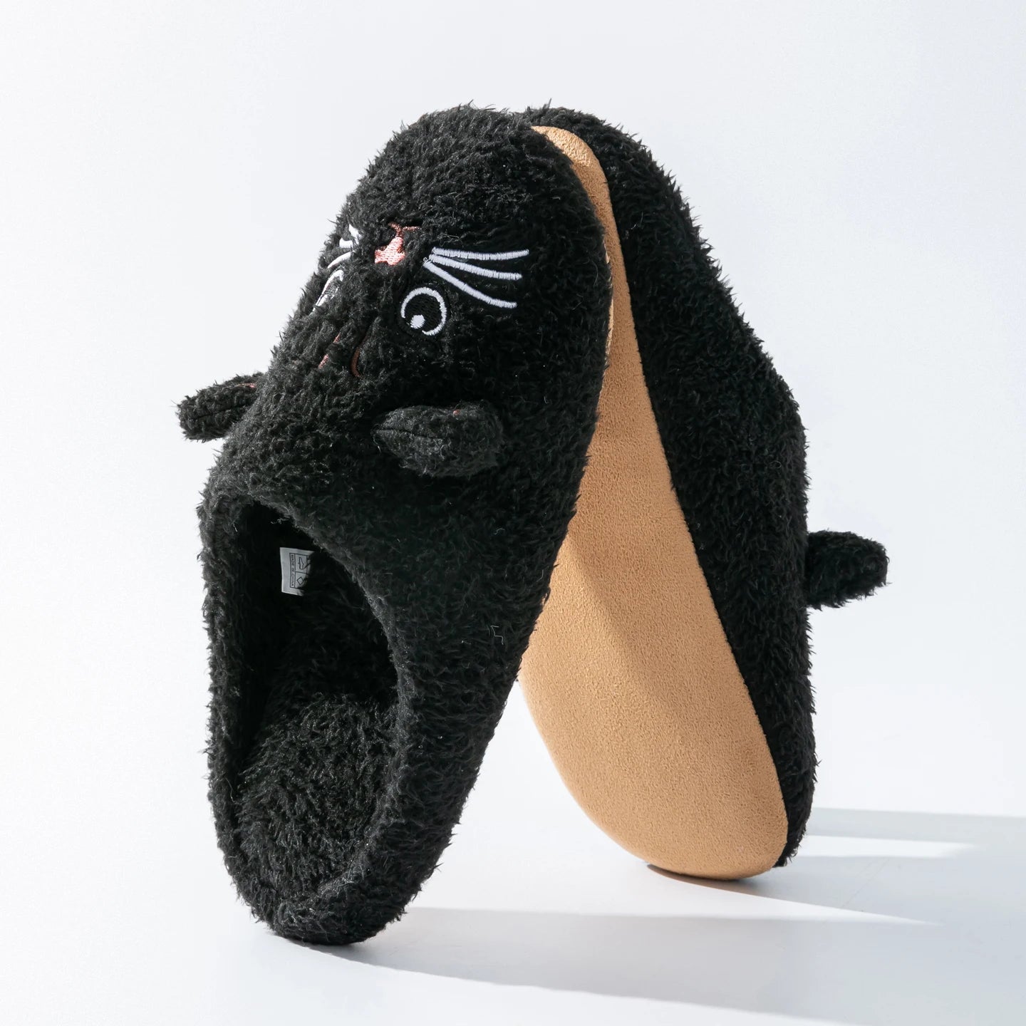 Pantufa Gatinho de Pelúcia – Conforto e Fofura para os Seus Pés