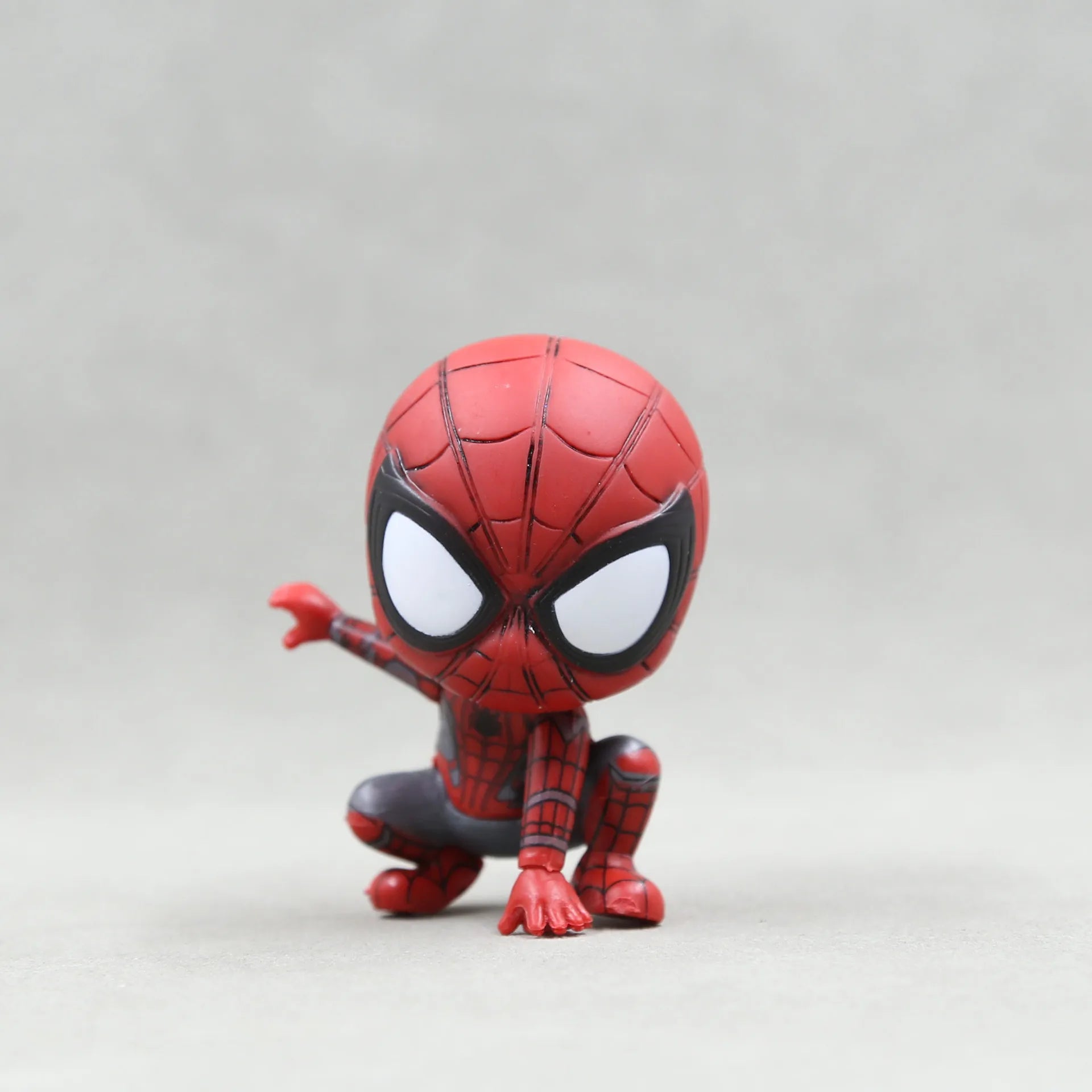 Figura de ação fofa do Homem-Aranha dos Vingadores