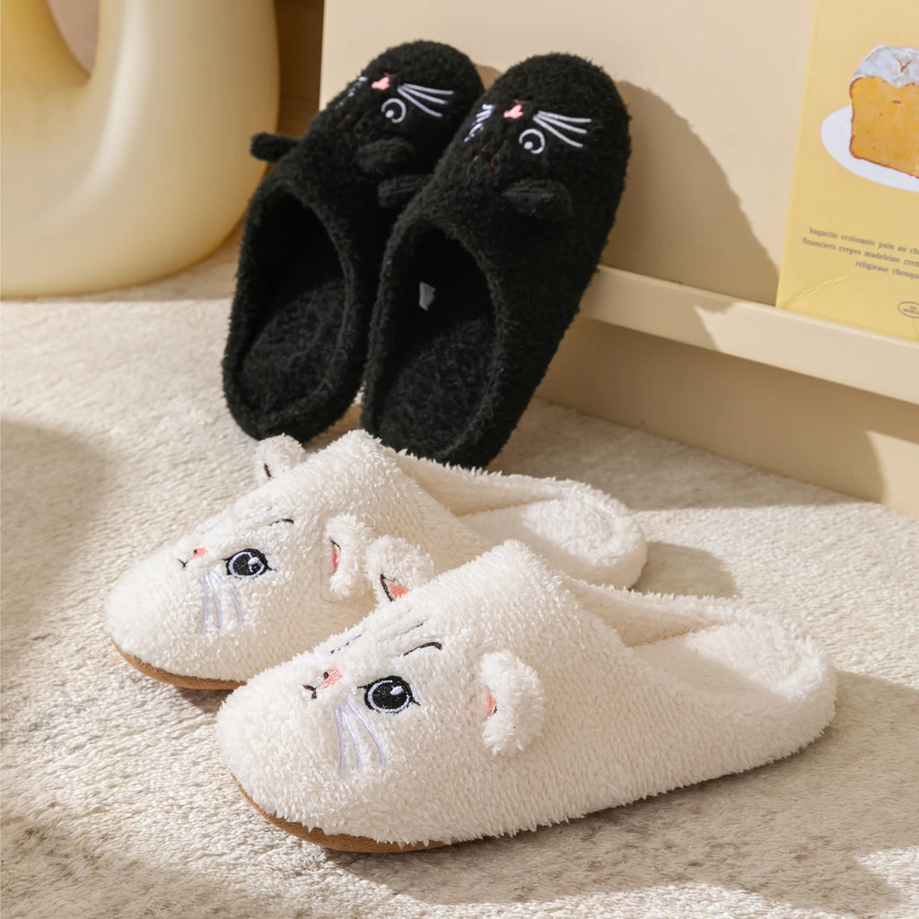 Pantufa Gatinho de Pelúcia – Conforto e Fofura para os Seus Pés