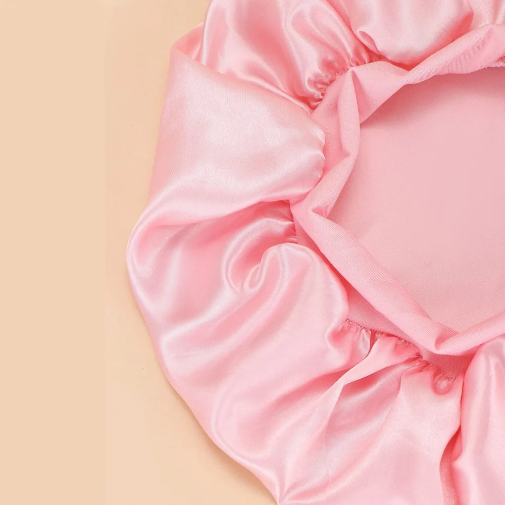 Touca de Banho Feminina de Cetim Lisa com Aba Larga (1 unidade), Ideal para Uso Diário.