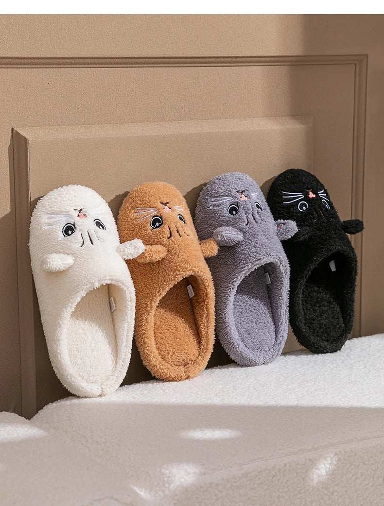Pantufa Gatinho de Pelúcia – Conforto e Fofura para os Seus Pés