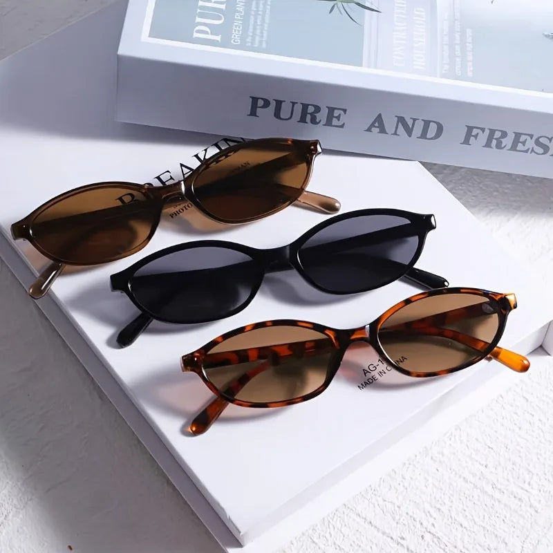 Conjunto de 3 pares de óculos femininos da moda para inverno e verão. Óculos perfeitos para uso diário e para fotos.