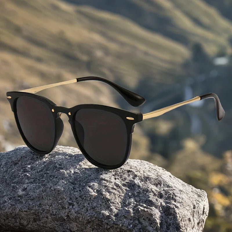 Óculos de Sol Femininos Estilo Olho de Gato com Armação Metálica com Rebites, Proteção UV400