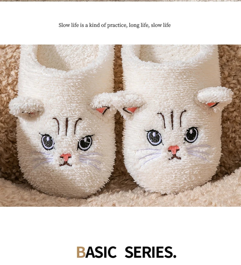 Pantufa Gatinho de Pelúcia – Conforto e Fofura para os Seus Pés