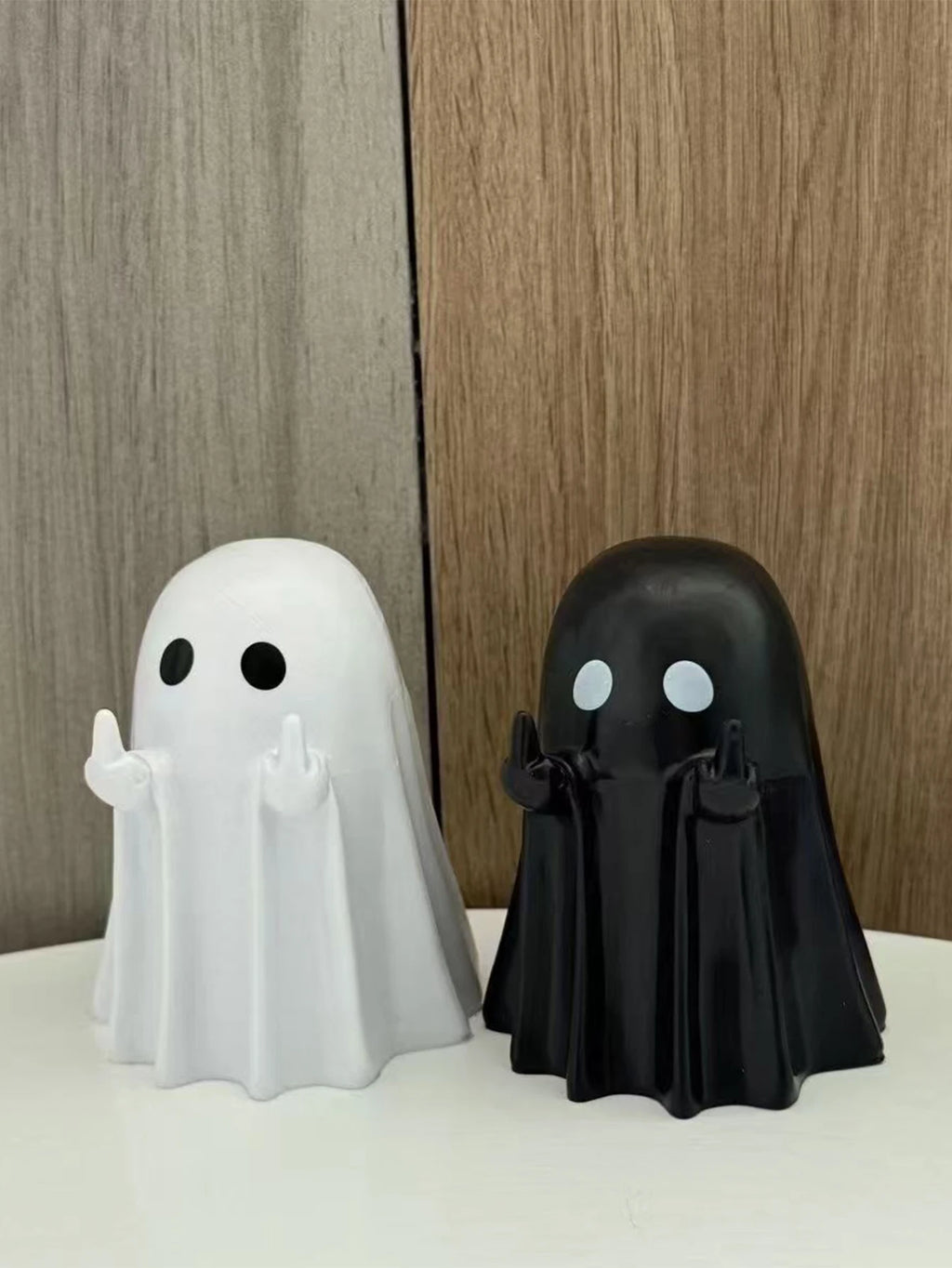 1 estátua de fantasma mostrando o dedo do meio, 7,5 cm, decoração de fantasma