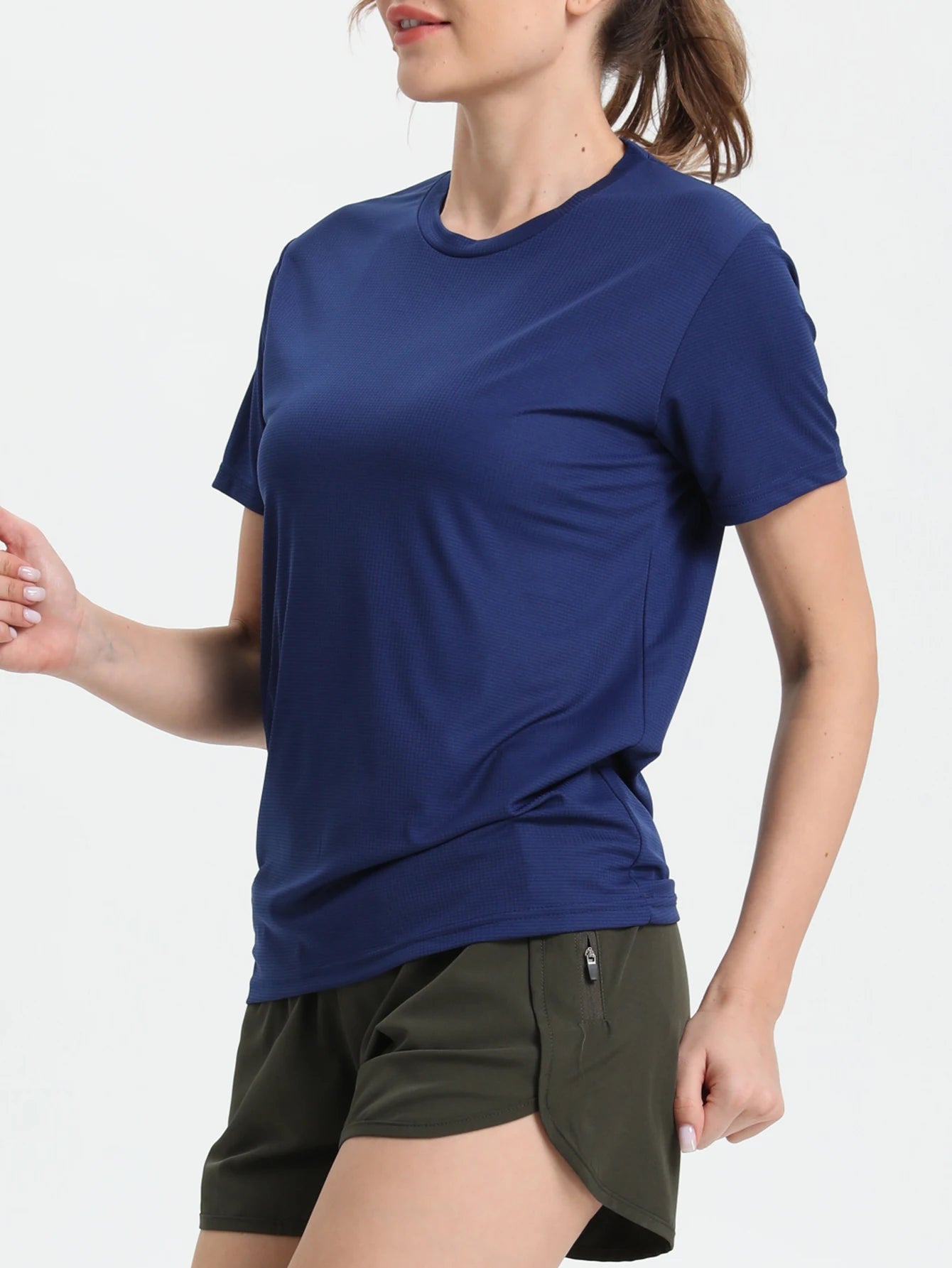 Camiseta esportiva feminina de cor sólida, ultraleve, de secagem rápida, respirável e leve, ideal para corrida e academia.
