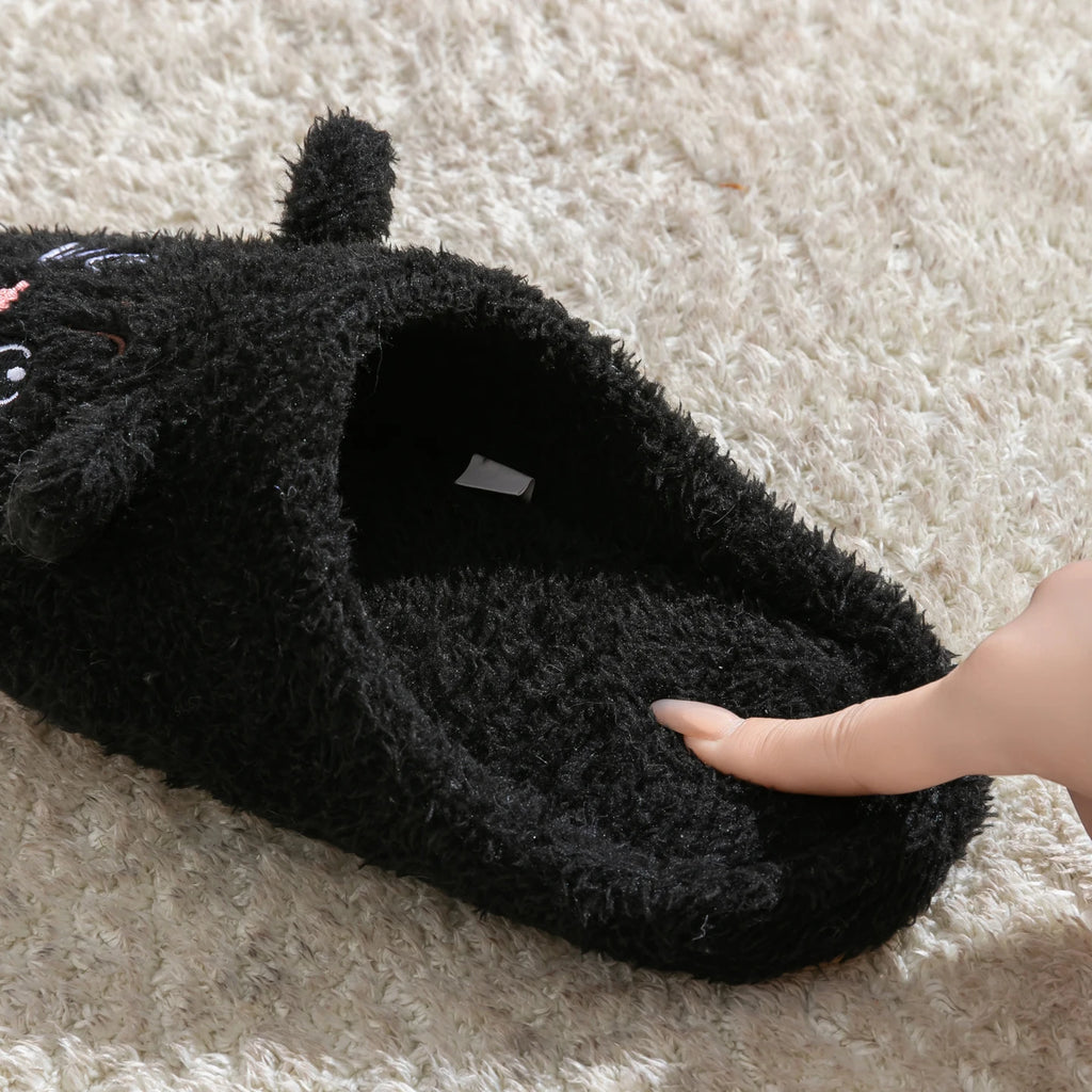 Pantufa Gatinho de Pelúcia – Conforto e Fofura para os Seus Pés