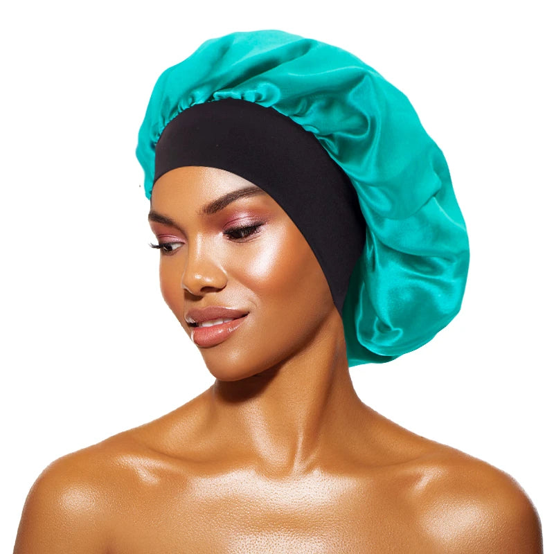 Touca feminina de cetim lisa com aba larga, ideal para dormir, tomar banho ou como touca noturna.