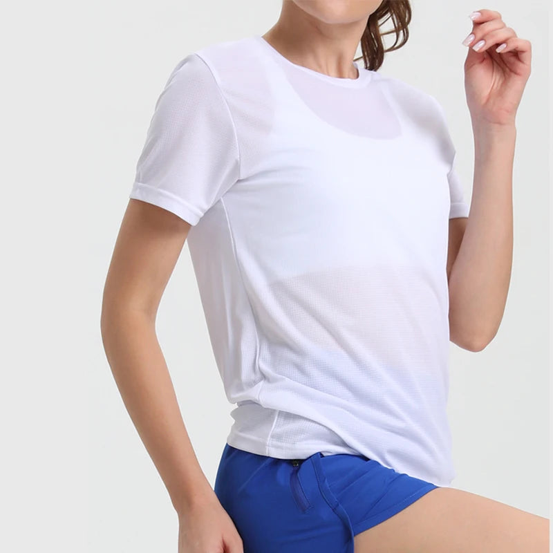 Camiseta esportiva feminina de cor sólida, ultraleve, de secagem rápida, respirável e leve, ideal para corrida e academia.